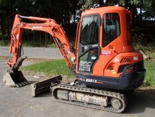 A Kubota KX91 excavator hydraulic thumb