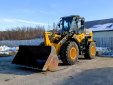 KOMATSU WA200 LOADER RENT IT