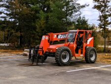 SKYTRAK 8042 TELEHANDLER RENT IT